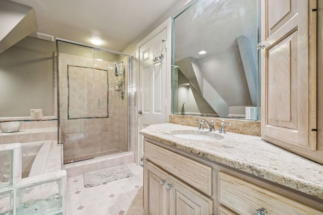 220 Waterview Dr, Hendersonville, TN 37075