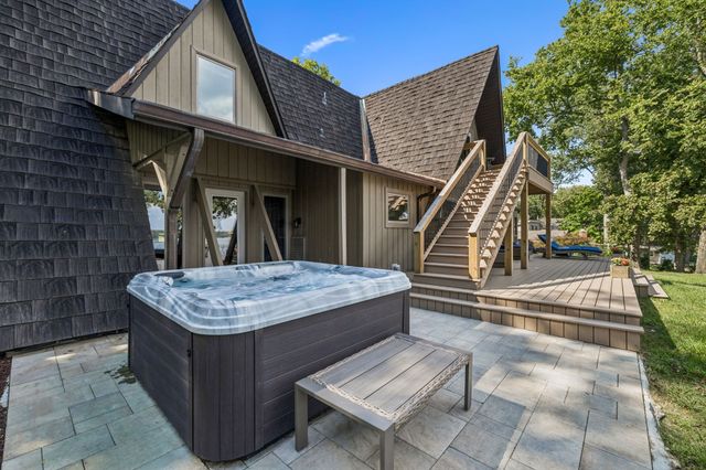 220 Waterview Dr, Hendersonville, TN 37075