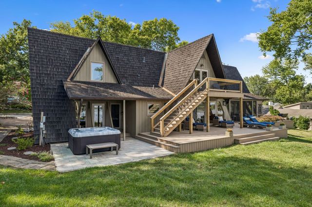 220 Waterview Dr, Hendersonville, TN 37075