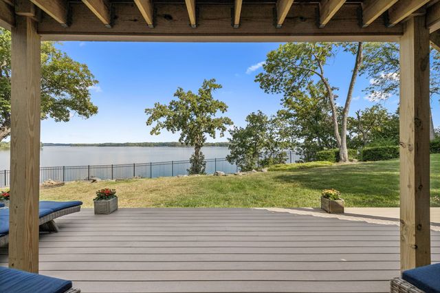 220 Waterview Dr, Hendersonville, TN 37075