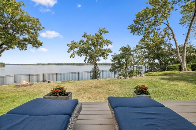 220 Waterview Dr, Hendersonville, TN 37075