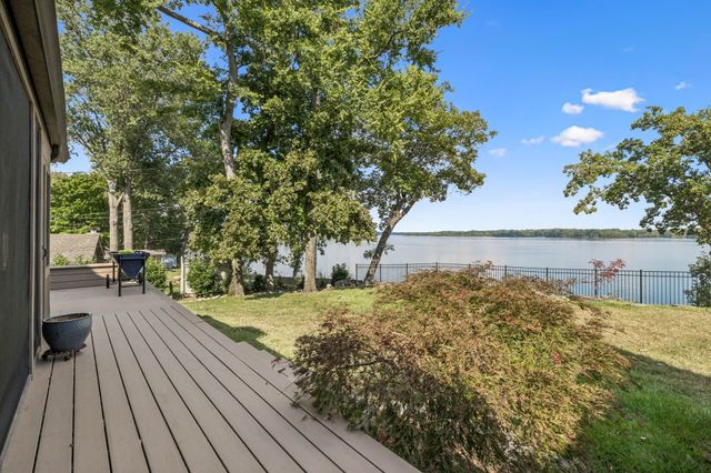 220 Waterview Dr, Hendersonville, TN 37075