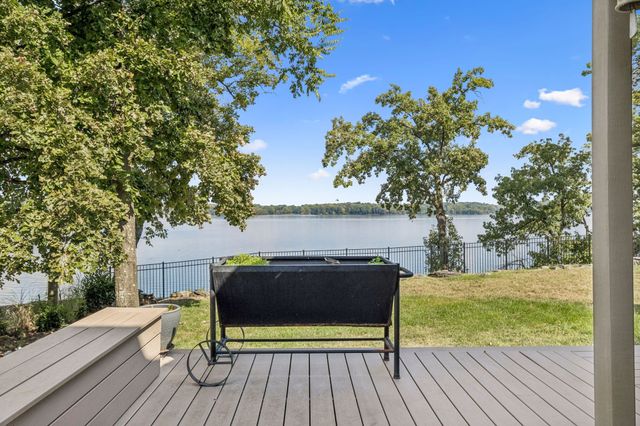 220 Waterview Dr, Hendersonville, TN 37075