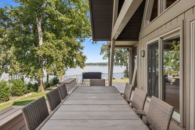 220 Waterview Dr, Hendersonville, TN 37075