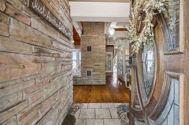 220 Waterview Dr, Hendersonville, TN 37075