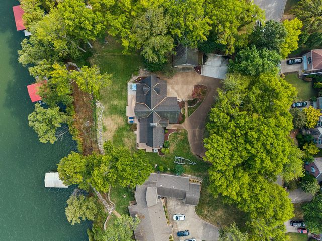 220 Waterview Dr, Hendersonville, TN 37075