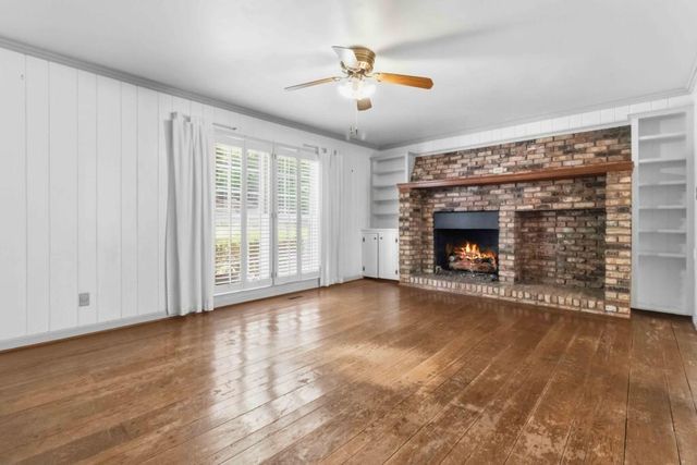 1840 Spalding Drive, Sandy Springs, GA 30350