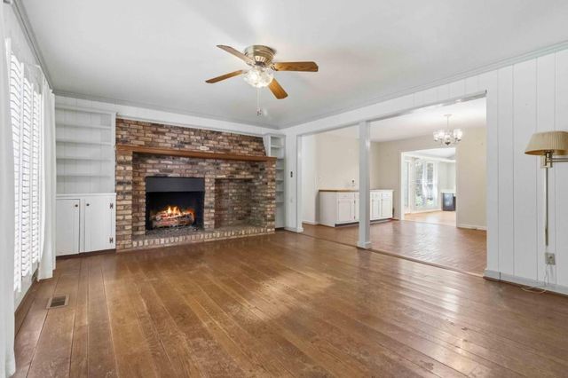 1840 Spalding Drive, Sandy Springs, GA 30350
