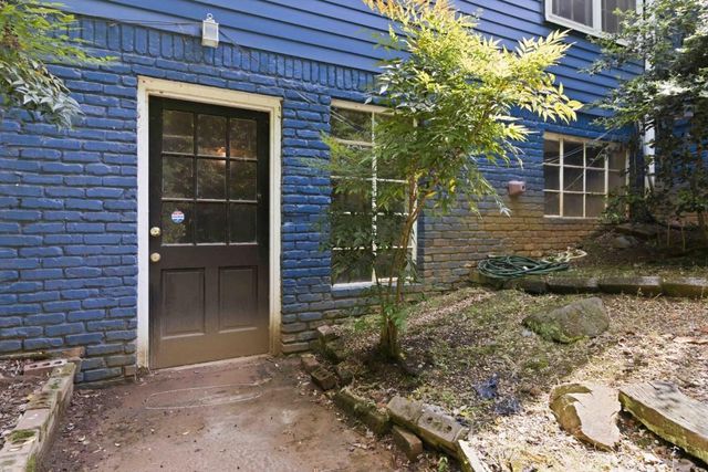 1840 Spalding Drive, Sandy Springs, GA 30350