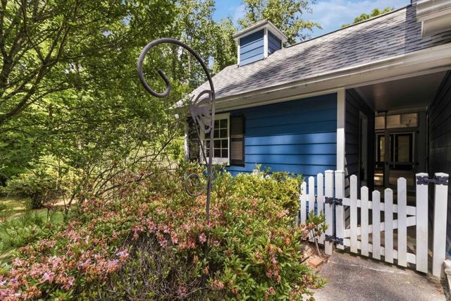 1840 Spalding Drive, Sandy Springs, GA 30350