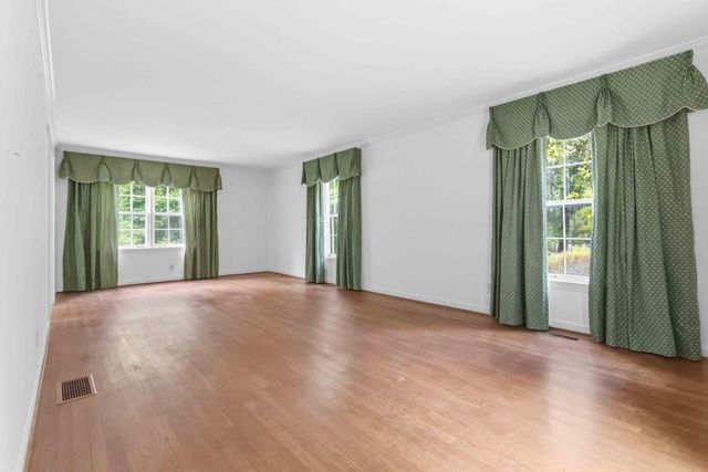 1840 Spalding Drive, Sandy Springs, GA 30350