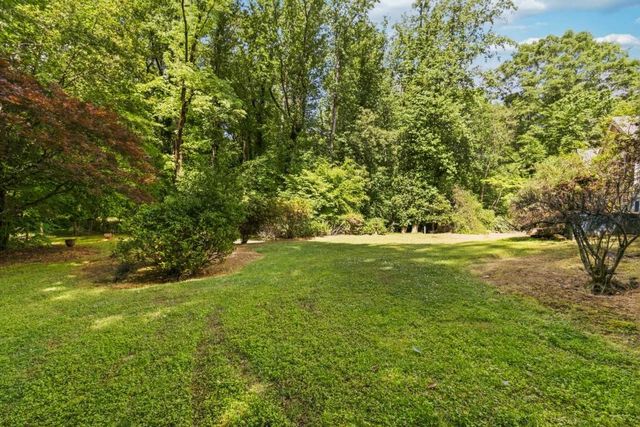 1840 Spalding Drive, Sandy Springs, GA 30350