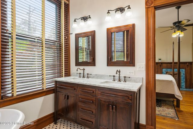1036 Everett Ave, Louisville, KY 40204