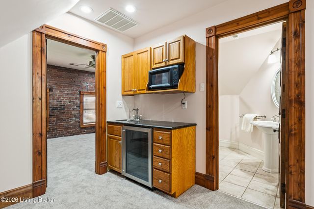 1036 Everett Ave, Louisville, KY 40204
