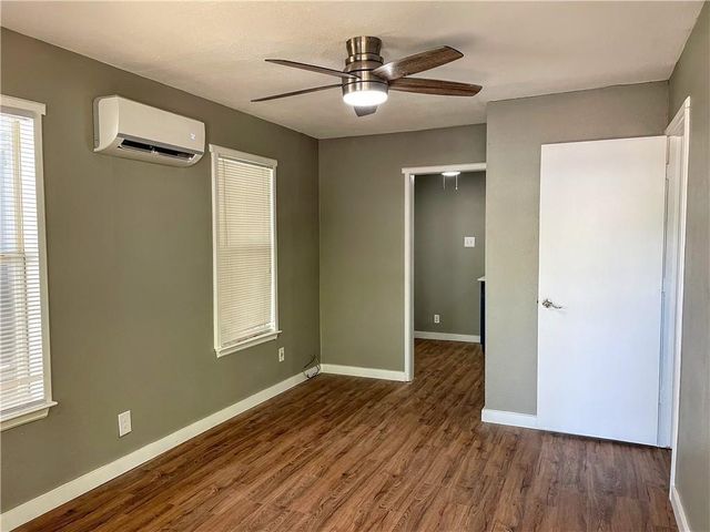 1113 Haynes ST, San Marcos, TX 78666