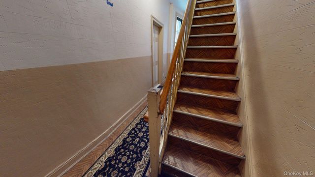 688 Manhattan Avenue, Brooklyn, NY 11222