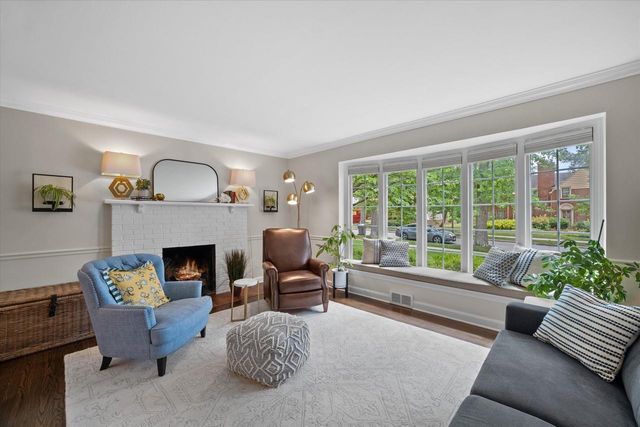 870 E Birch AVENUE, Whitefish Bay, WI 53217