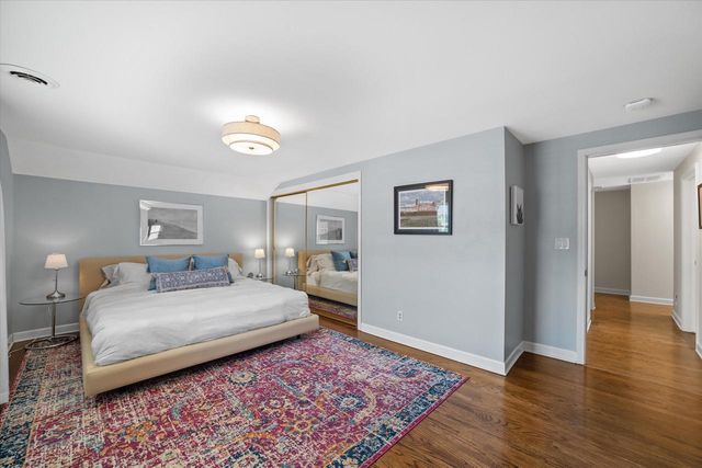 870 E Birch AVENUE, Whitefish Bay, WI 53217