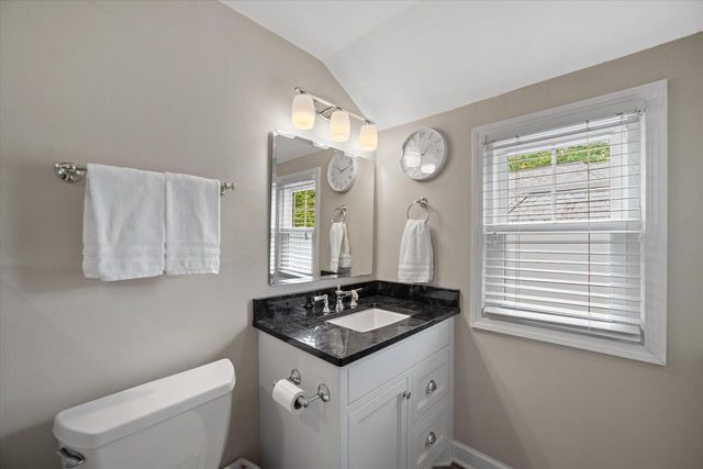 870 E Birch AVENUE, Whitefish Bay, WI 53217
