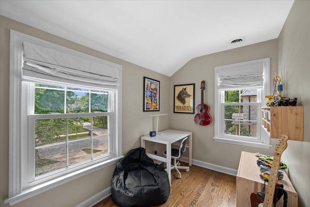 870 E Birch AVENUE, Whitefish Bay, WI 53217