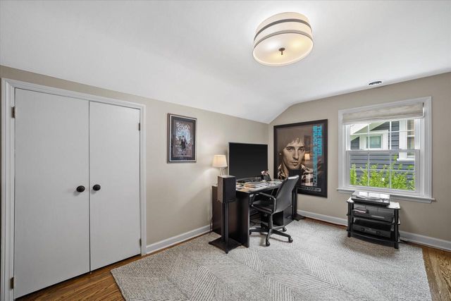 870 E Birch AVENUE, Whitefish Bay, WI 53217