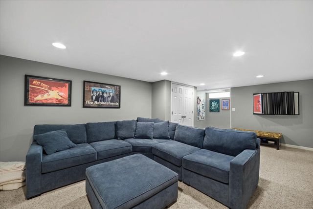 870 E Birch AVENUE, Whitefish Bay, WI 53217