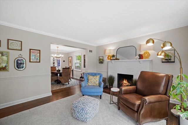 870 E Birch AVENUE, Whitefish Bay, WI 53217