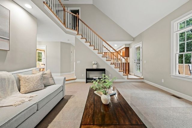 91 Hartness Road, Sutton, MA 01590