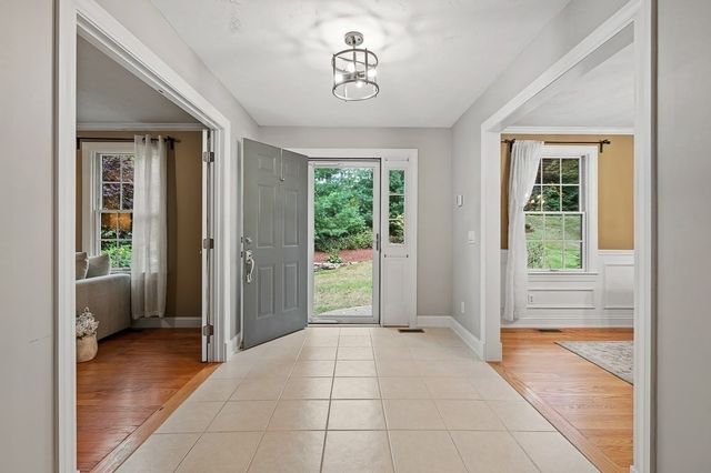 91 Hartness Road, Sutton, MA 01590
