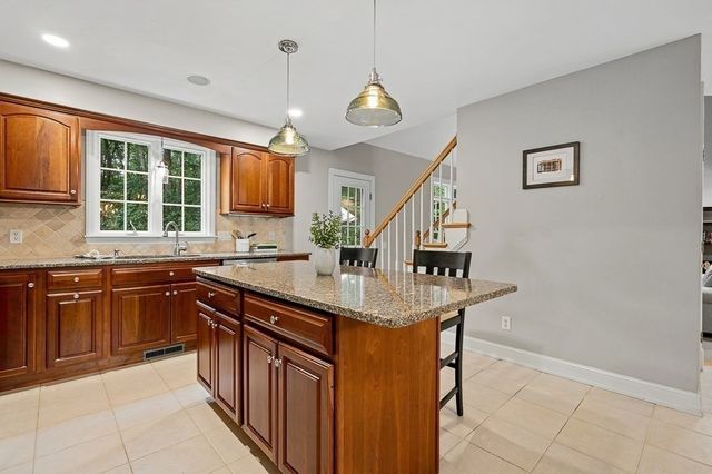 91 Hartness Road, Sutton, MA 01590