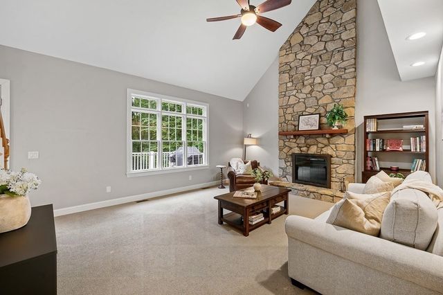 91 Hartness Road, Sutton, MA 01590