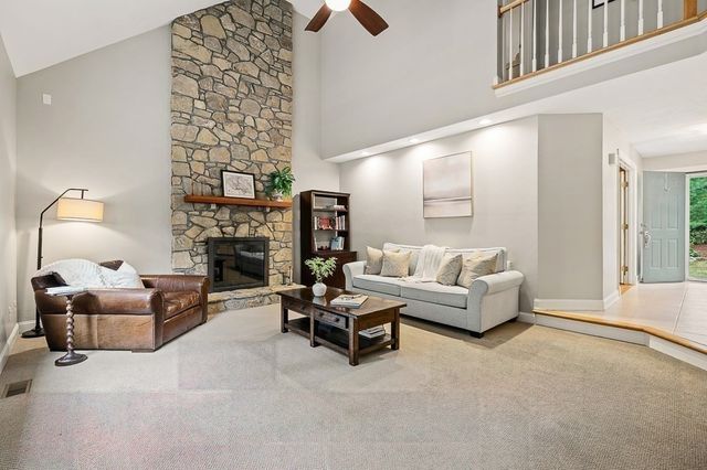 91 Hartness Road, Sutton, MA 01590