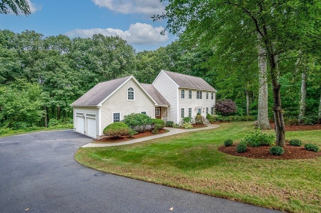 91 Hartness Road, Sutton, MA 01590