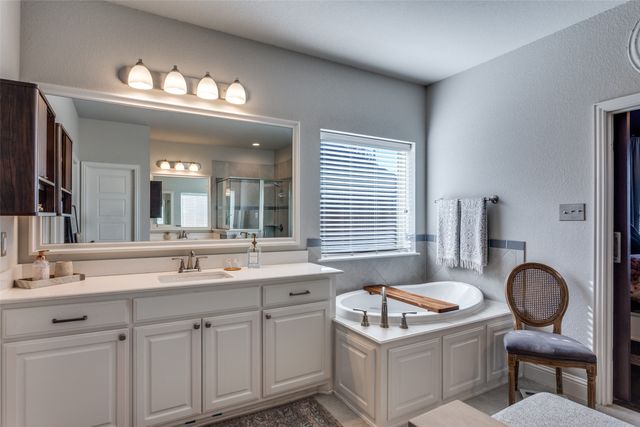 12400 Angel Vine Drive, Fort Worth, TX 76028