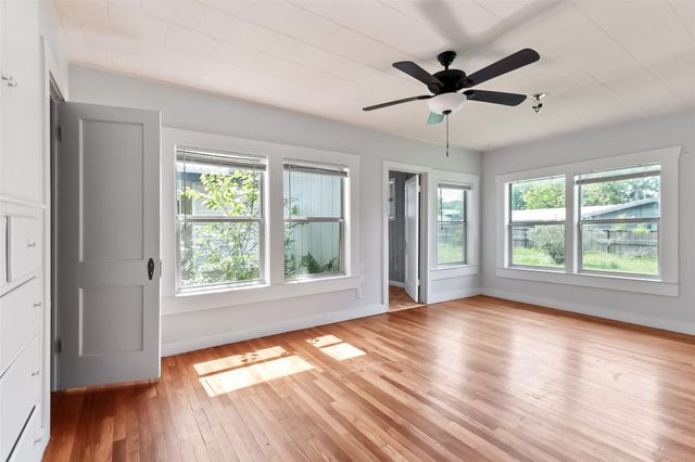 419 Avenue G, Marble Falls, TX 78654