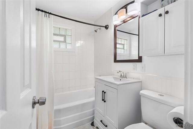 150 Meadow Lea Drive, Amherst, NY 14226