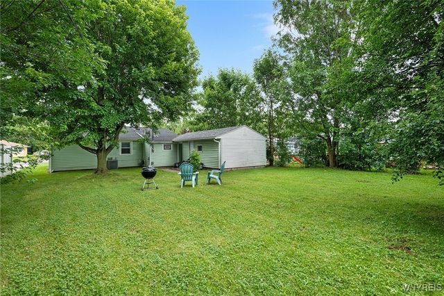 150 Meadow Lea Drive, Amherst, NY 14226