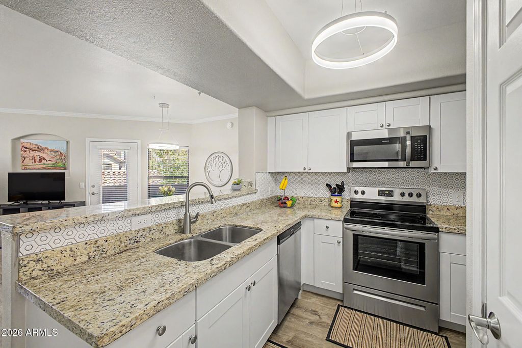 15095 N THOMPSON PEAK Parkway 2090, Scottsdale, AZ 85260 — photo 2