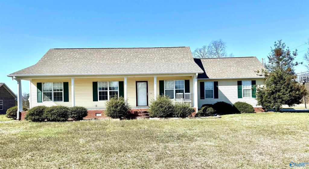 38 County Road 1982, Crossville, AL 35962