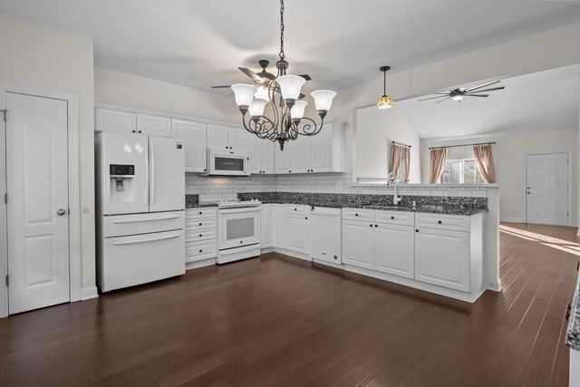 7020 Bridgeport Dr, Nashville, TN 37221