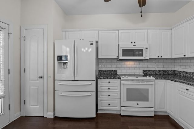 7020 Bridgeport Dr, Nashville, TN 37221