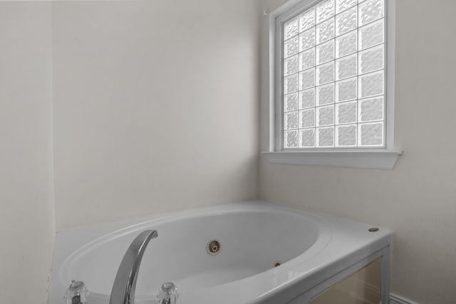 7020 Bridgeport Dr, Nashville, TN 37221