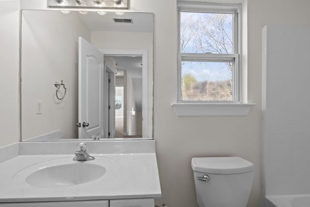 7020 Bridgeport Dr, Nashville, TN 37221