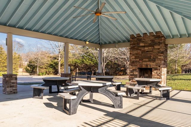 7020 Bridgeport Dr, Nashville, TN 37221