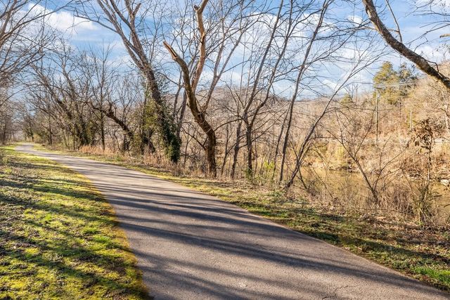 7020 Bridgeport Dr, Nashville, TN 37221