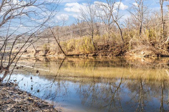 7020 Bridgeport Dr, Nashville, TN 37221