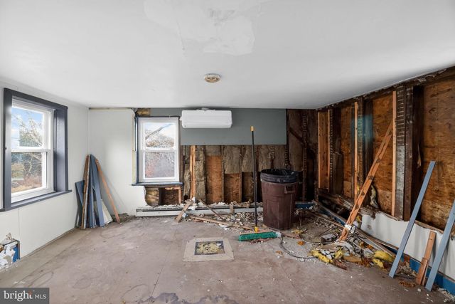 3 N COUNTY LINE RD, Telford, PA 18969