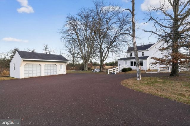 3 N COUNTY LINE RD, Telford, PA 18969