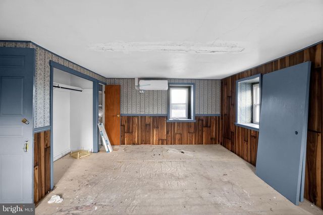 3 N COUNTY LINE RD, Telford, PA 18969