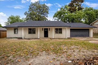 3125 Autumn Leaves Dr, Tyler, TX 75702